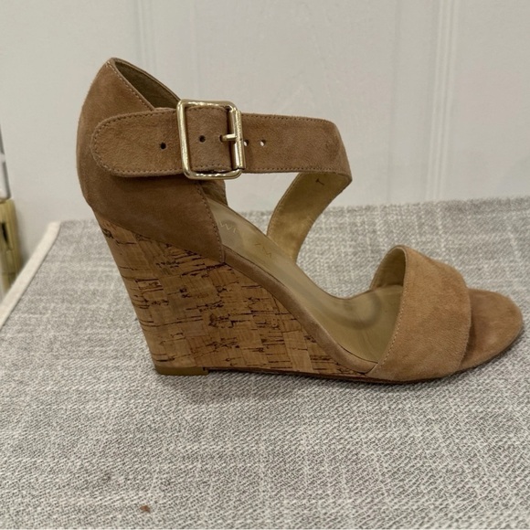 Woman STUART WEITZMAN Nude Tan Suede Strappy Cork Wedges Sandals Shoes Sz 7 EUC - Picture 6 of 9